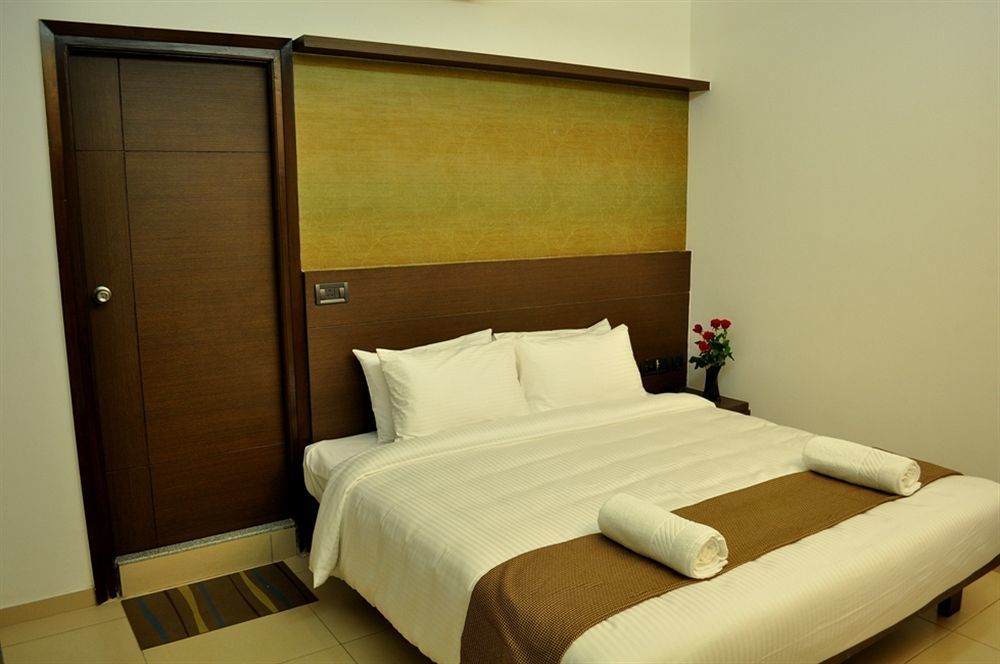 เดอะ ปาลาสโซ อพาร์ตเมนต์ Hotel ไฮเดอราบัด ภายนอก รูปภาพ